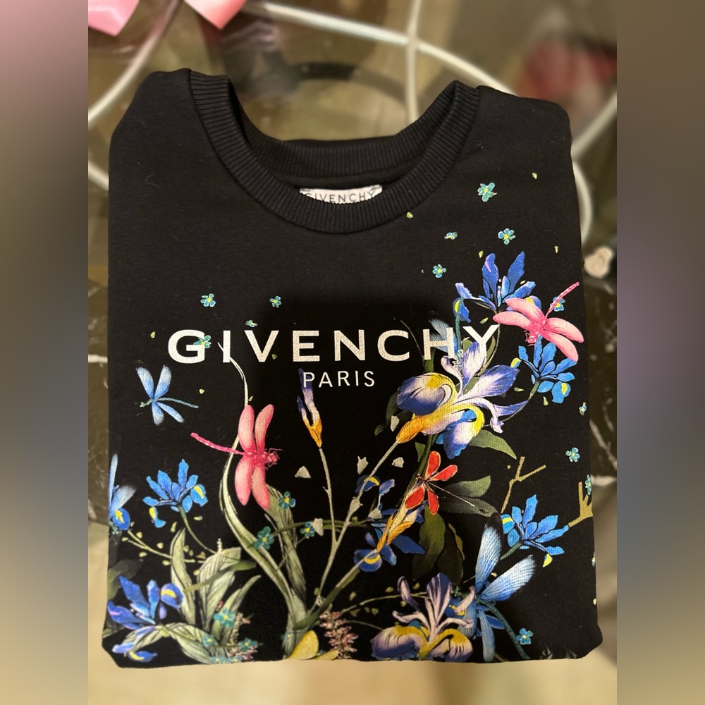 Like NEW authentic Givenchy dress. Kids size 6, same/Next day shipping.